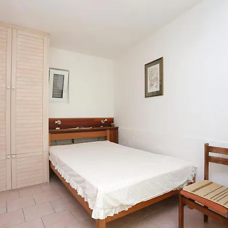 Rogoznica 13012a
